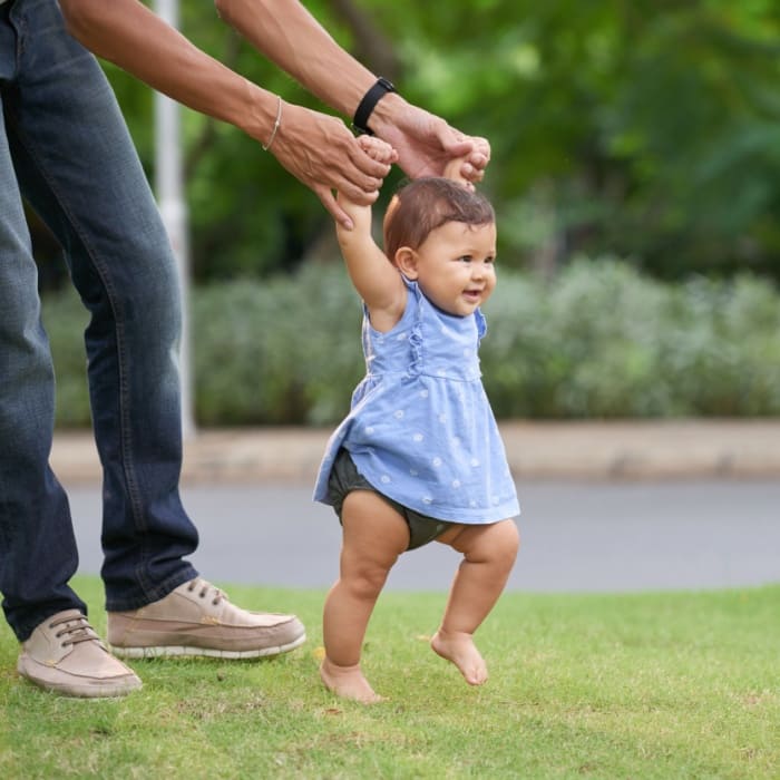 ciri anak tidak bisa berjalan